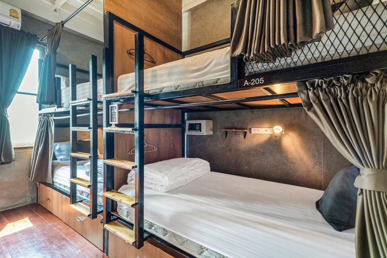Oyo 685 Am Bed Hostel Бангкок Екстер'єр фото