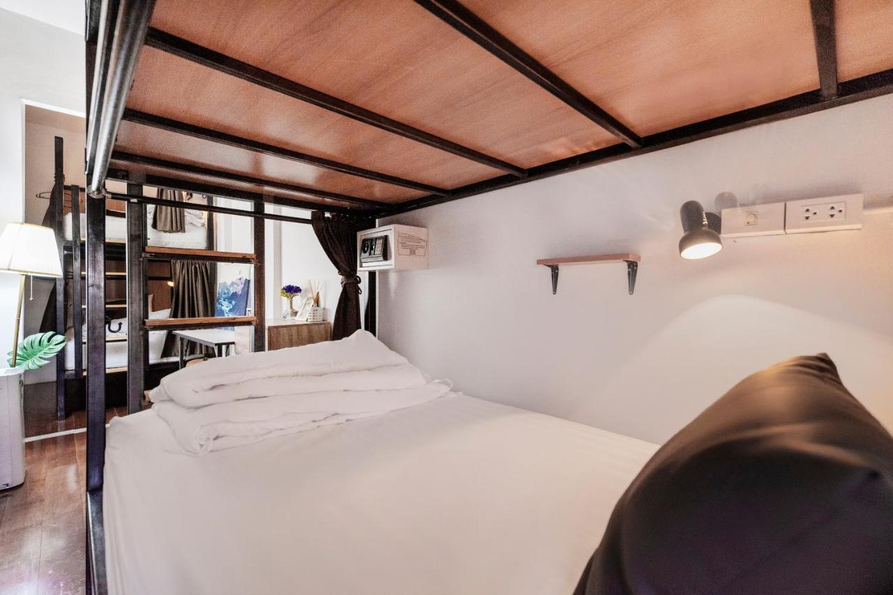 Oyo 685 Am Bed Hostel Бангкок Екстер'єр фото