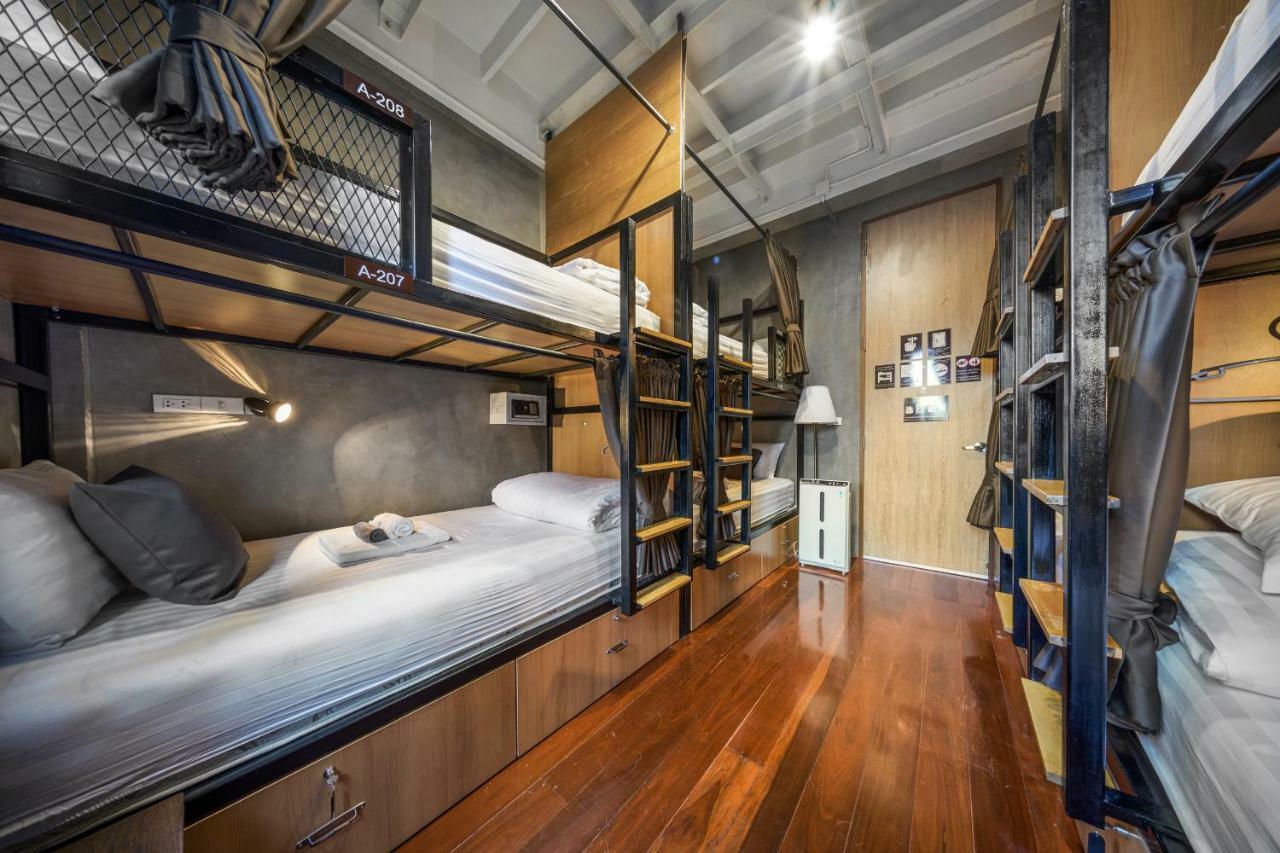 Oyo 685 Am Bed Hostel Бангкок Екстер'єр фото