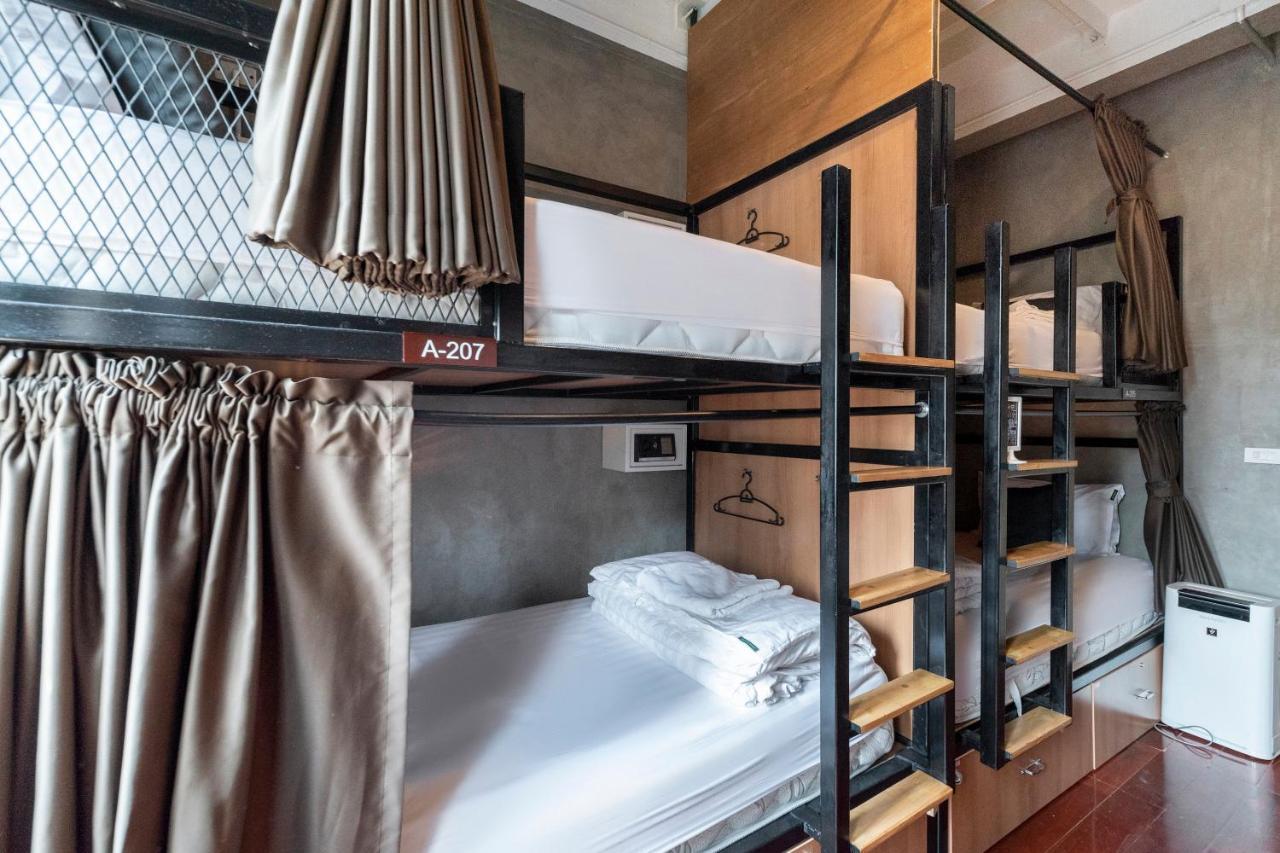 Oyo 685 Am Bed Hostel Бангкок Екстер'єр фото