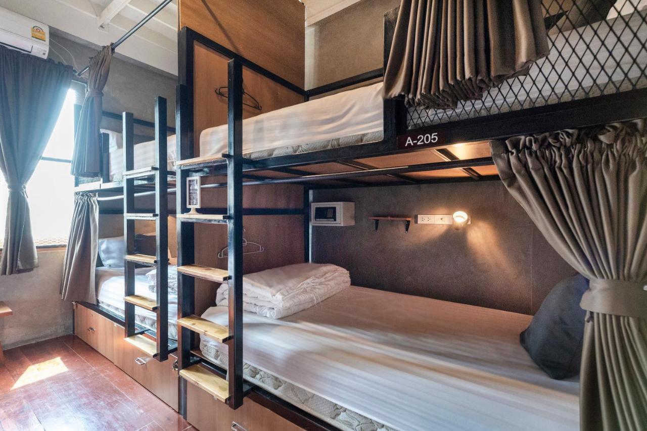 Oyo 685 Am Bed Hostel Бангкок Екстер'єр фото